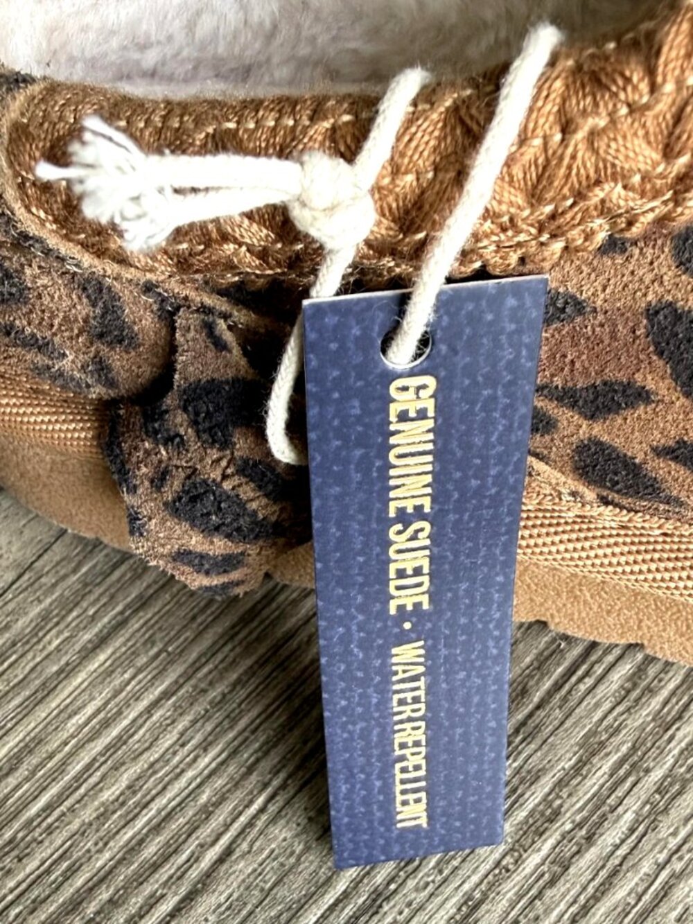 CUSHIONAIRE Leopard Print Genuine Suede Cozy Slippers Faux Fur 8 M NWT - Picture 12 of 15